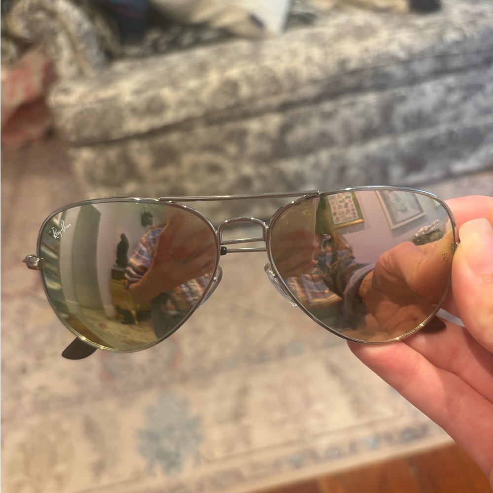 Ray-Ban Aviator Sunglasses with Gray Frame